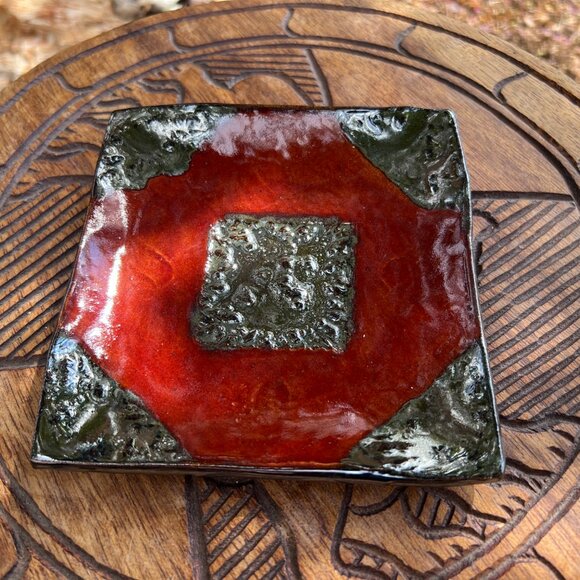 Handmade Red and Black Small Tray or Spoon Rest - Picture 2 of 3